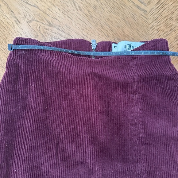 Hollister High Rise Burgundy Corduroy Mini Skirt Size XS Preowned - Picture 3 of 4